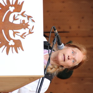 Eva Klotz bei ihrer Gedenkrede