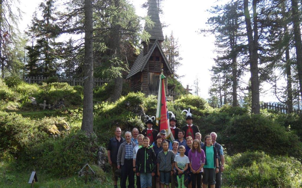 2018_Passeier_Batallion Lehrfahrt Südfront Friedhof Gruppe