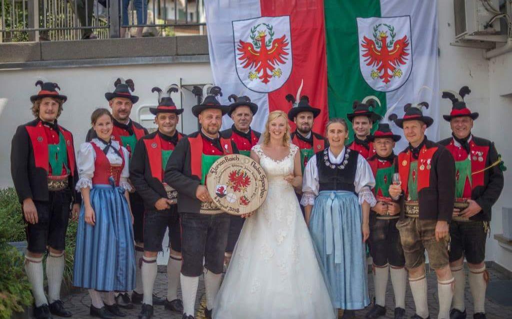 2018_Dorf Tirol Schenna_Schützenhochzeit Nadia und Florian (1)